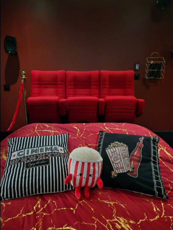 Suite Hollywood Spa — cinéma privé